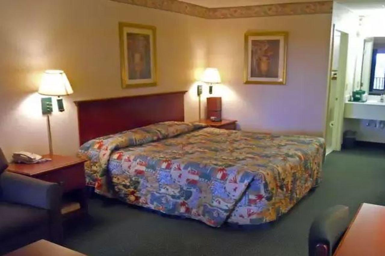 America'S Best Inn & Suites - Decatur Buitenkant foto